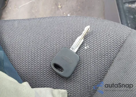 2002 Ford Escape Xlt from USA, damaged, VIN 1FMYU041X2KC73279